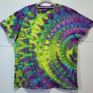 L T-Shirt, Rippled Fanfold