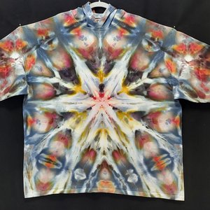 2XL Hoodie T-shirt, Haunted