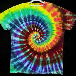 L T-Shirt, Splitty Spiral