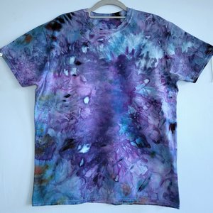 L T-Shirt, Nebula