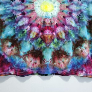 2X V-Neck T, Mandala