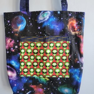 Tote, Aliens!