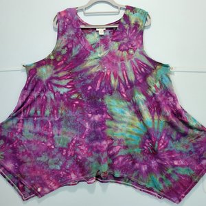 Size 20 Tunic Tank, Strawberry Skies