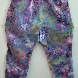 L/XL Pocket Capris, Mindbender B