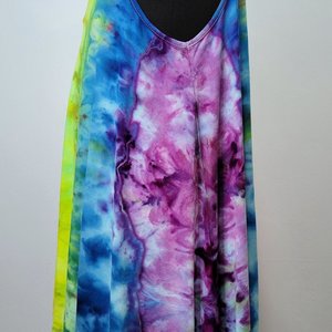 Size 18 Swing Tank, Rainbow Geode