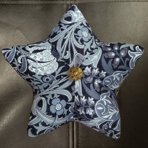 Pin Cushion, Blue Morris
