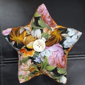 Pin Cushion, Classic Floral