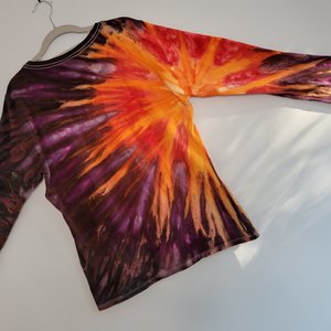 XL V-neck Long Sleeve T-shirt, Plum Sunburst