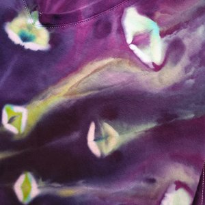 2X 26/28 V-neck T-shirt, Manta Ray Mandala