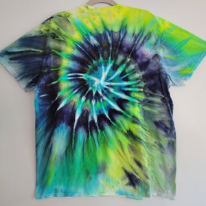 XL Unisex V-neck, Blue Green Spiral