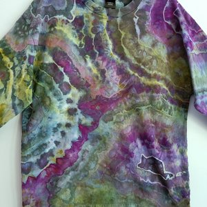 L Unisex T-shirt, Purple & Green Geode