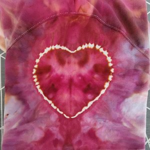 L 18/20 V-neck T, Hearts