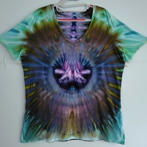 XL Tall Women's V-neck, Psychedelic Peacock