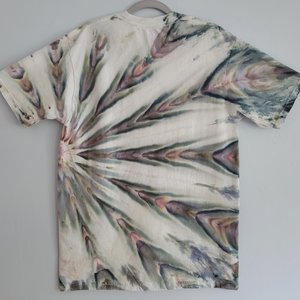 L Unisex T, Damascus Daggers