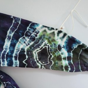 XL Hoodie T-shirt, Storm Geode