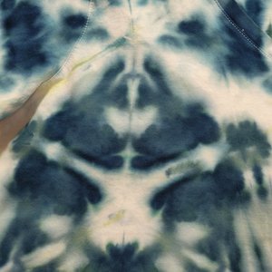 14/16 V neck T, Teal Sea Shibori