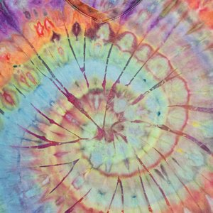 XL 16-18 V-neck T-shirt, Weathered Spiral