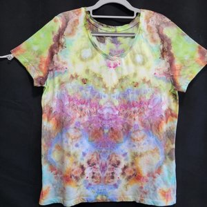 L V-neck T-shirt, Garden Sunset