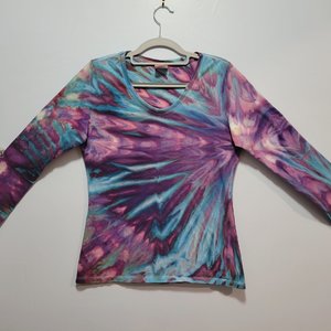 S V-neck Long Sleeve T, Strawberry Skies Fan
