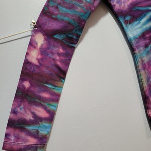 S V-neck Long Sleeve T, Strawberry Skies Fan