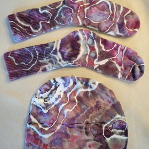 Beanie & Socks, Dark Cherry Geode