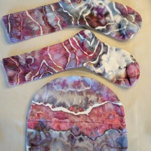 Beanie & Socks, Cherry Storm Geode