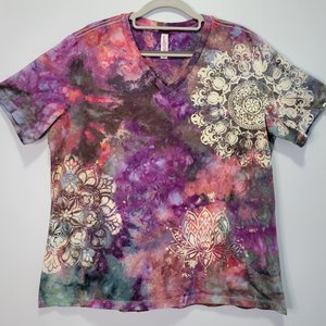 XL Ladie's V-neck t-shirt, Mandala Fiesta