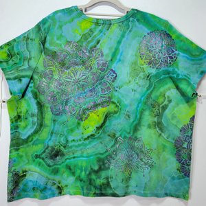 3X V-neck T-Shirt, Malachite Mandala