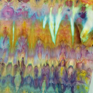 26/28 2X/3X V-Neck, Watercolor Falls