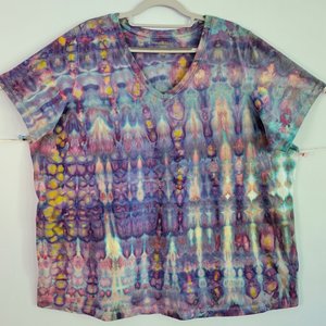 22/24 1X/2X V-Neck, Watercolor Falls