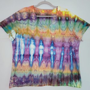 XXL V-neck T, Rainbow Suji
