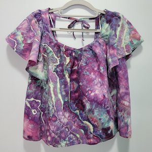S Petite Linen Flutter Sleeve Top, Strawberry Skies Geode
