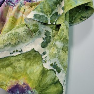 M Linen Flutter Sleeve Top, Purple & Green Geode
