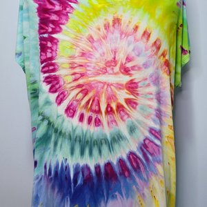 2X V-Neck Rayon Top, Rainbow Spiral