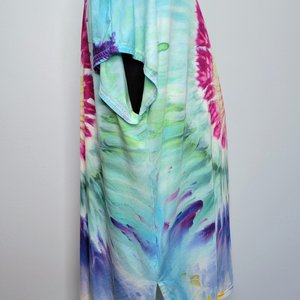 2X V-Neck Rayon Top, Rainbow Spiral