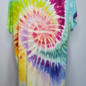 2X V-Neck Rayon Top, Rainbow Spiral