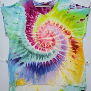 2X V-Neck Rayon Top, Rainbow Spiral