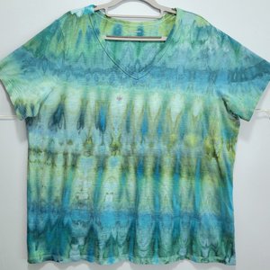XL Tall V-neck T-shirt, Sea Ripple