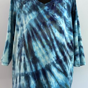 4X 3/4 Sleeve V-Neck T, Light in Deep Water