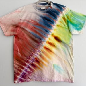 M (L) T-Shirt, Red White, Blue, & Rainbow