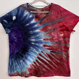 XL Tall Ladies V-Neck T-Shirt, Red & Blue Splash