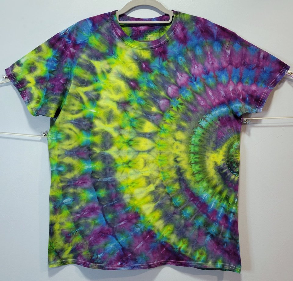 L T-Shirt, Rippled Fanfold