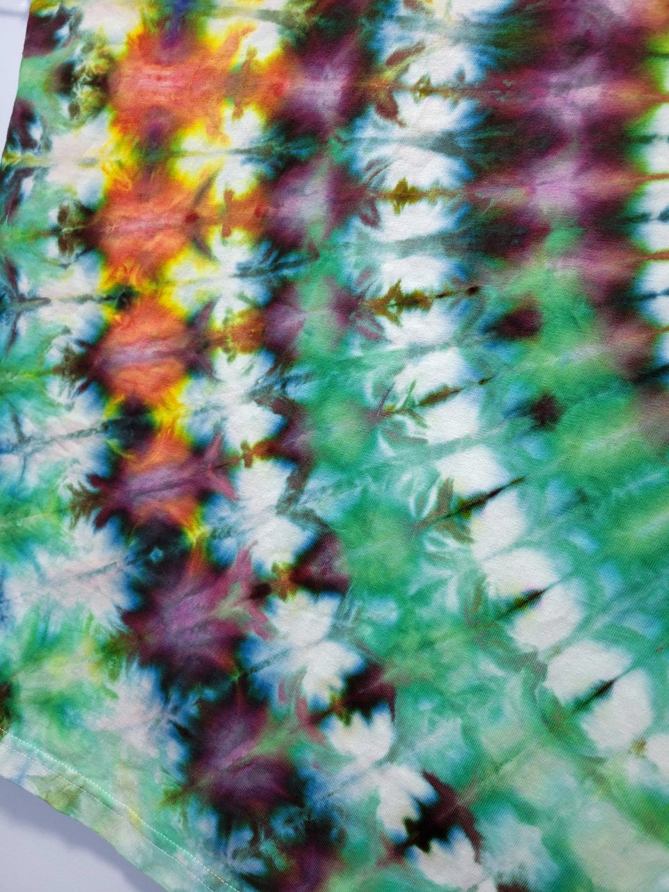 L Tall T-Shirt, Rainbow Radar Ripple