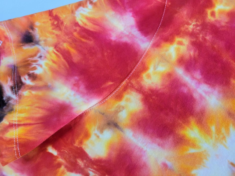 2X 26/28 V-neck T-shirt, Fire Ripple