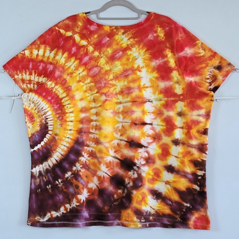 2X 26/28 V-neck T-shirt, Fire Ripple