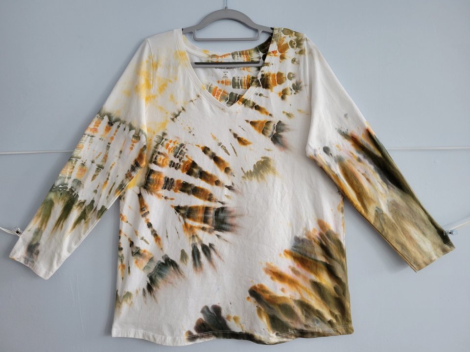 Size 14/16 V-neck 3/4 sleeve T, Moss Agate