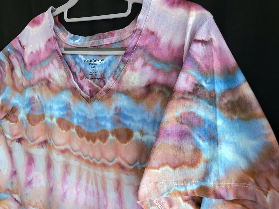 22/24 V-neck Tunic, Forbidden Fruit Roll-Up