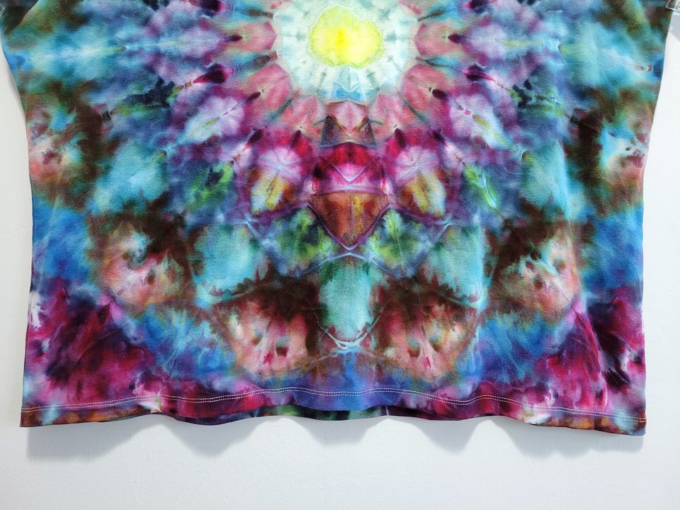 2X V-Neck T, Mandala