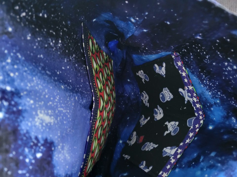 Tote, Aliens!