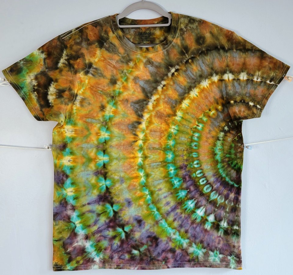 L T-Shirt, Moss Agate Radar Ripple